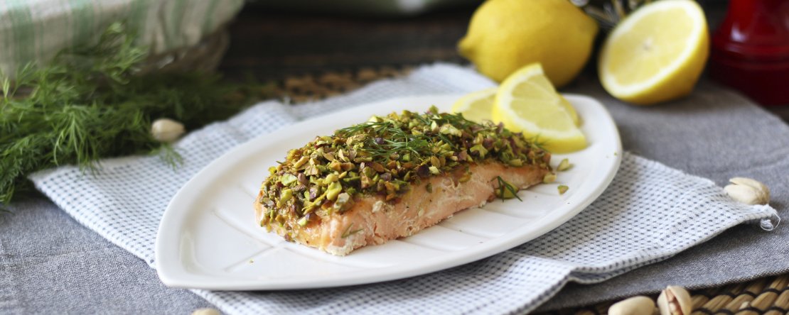 Salmone in crosta di pistacchi: ricetta leggera, veloce e raffinata