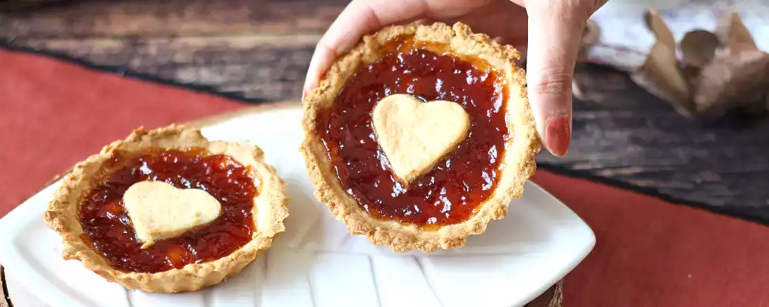 Crostatine di San Valentino: il dolce furbo per stupire con poco (ma fare un figurone)