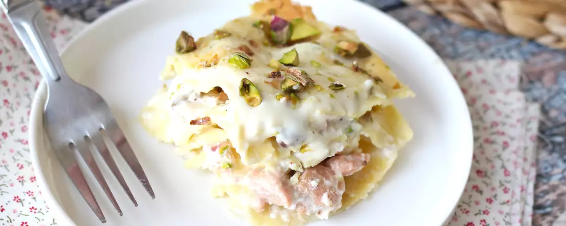 Lasagne cremose al salmone con burrata e pistacchi che stanno facendo impazzire tutti