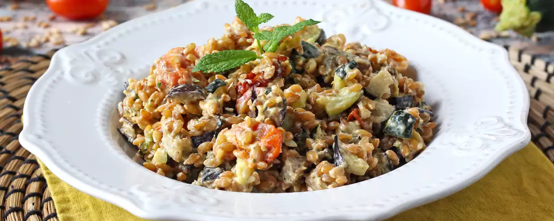 Hai mai provato un'insalata di farro cremosa?
