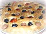 Ricetta Focaccia con wurstel e olive nere