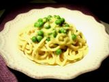 Ricetta Spaghetti alla chitarra dal gusto affumicato alla carbonara di piselli