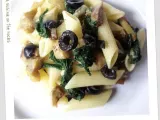 Ricetta Penne rucola, melanzane, olive, pinoli tostati e pecorino sardo