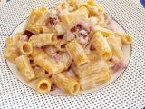 Ricetta Maccheroncini con bacon, philadelphia e noci