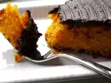 Ricetta Torta alle carote, cocco e mandorle, glassata al cioccolato