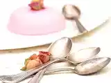 Ricetta Panna cotta ai lamponi e alla rosa