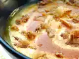 Ricetta Zuppa di zucca con crema di chorizo e croccante di cipolle