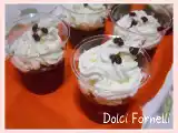 Ricetta Bicchierini di budino al cioccolato con fantasmini di panna