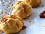 Ricetta Bignè con crema di yogurt greco al croccante di mandorle e caramello