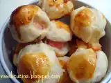 Ricetta Fagottini di sfoglia con würstel e scamorza