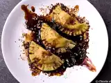 Ricetta Mezzelune di ricotta e nocciole al vino cotto di fichi