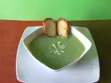 Ricetta Vellutata di zucchine con pinoli e stracchino al profumo di noce moscata