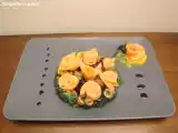 Ricetta Roselline di salmone su letto di misto stuzzicante