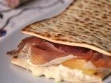 Ricetta Piadina squacquerone, speck ed ananas