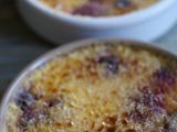 Ricetta Crème brûlée ai frutti di bosco...e una nevicata di coriandoli colorati