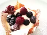 Ricetta Cestini di pasta fillo con crema al mascarpone e frutti di bosco