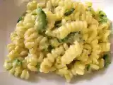 Ricetta Fusilli bucati con mascarpone, zola, zucchine e anacardi