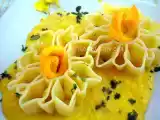 Ricetta I 4 soli di capri su crema di peperoni, curry e primule