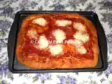 Ricetta Pizza: base classica di gabriele bonci, quì in versione rossa con mozzarella
