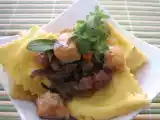 Ricetta Ravioloni di ricotta al ragù di pollo ruspante