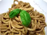 Ricetta Tonnarelli al pesto di cioccolato e basilico