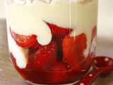 Ricetta Bicchierini fragole, chantilly e meringa