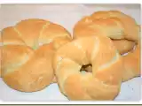 Ricetta Ciambelle di pane all'olio intrecciate