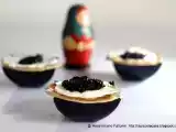 Ricetta Piccoli blinis veloci con panna acida e uova di aringa - un finger food dalla russia