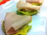 Ricetta Tartina di frittata con fesa e salsa allo yogurt greco