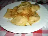 Ricetta Tortelli di zucca al burro, salvia e granella di mandorle