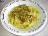 Ricetta Pappardelle con fave e straccetti di maiale