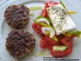 Ricetta Bifteki con insalata greca