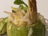 Ricetta Insalata julienne alla menta e pinoli, nelle zucchine
