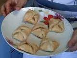 Ricetta Video ricetta fagottini disfoglia con salsiccia