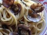 Ricetta Spaghetti con vongole e basilico