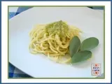 Ricetta Spaghetti con pesto alla salvia