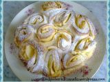 Ricetta La torta di rose di pasta brioche con crema pasticcera e profumo di mele e cannella