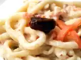 Ricetta Pici al salmone affumicato e datteri