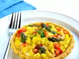 Ricetta Tartellette con uova strapazzate e polpa di granchio
