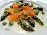 Ricetta Insalata di asparagi e salmone