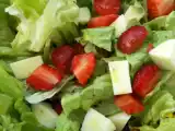 Ricetta Insalata canasta con fragole e formaggio