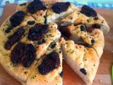 Ricetta Focaccia con pomodori secchi sott'olio e olive nere