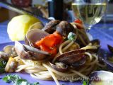 Ricetta Spaghetti alla bottarga e arselle di marceddì (vongole veraci)