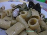 Ricetta Mezze maniche con zucchine, vongole e cozze