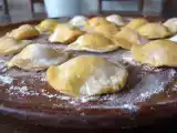 Ricetta Ravioli norsk al salmone, caprino e timo