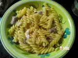 Ricetta Fusilli con funghi salsiccia e scamorza affumicata