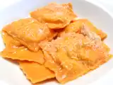 Ricetta Ravioli rossi di porri, ricotta e formaggio