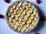 Ricetta Crostata con confettura di fragole e crema pasticcera