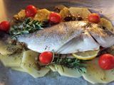 Ricetta Orata al forno con patate, ciliegini, olive nere ed erbette