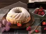 Ricetta Ciambella al latticello con fragole arrostite al pepe bianco